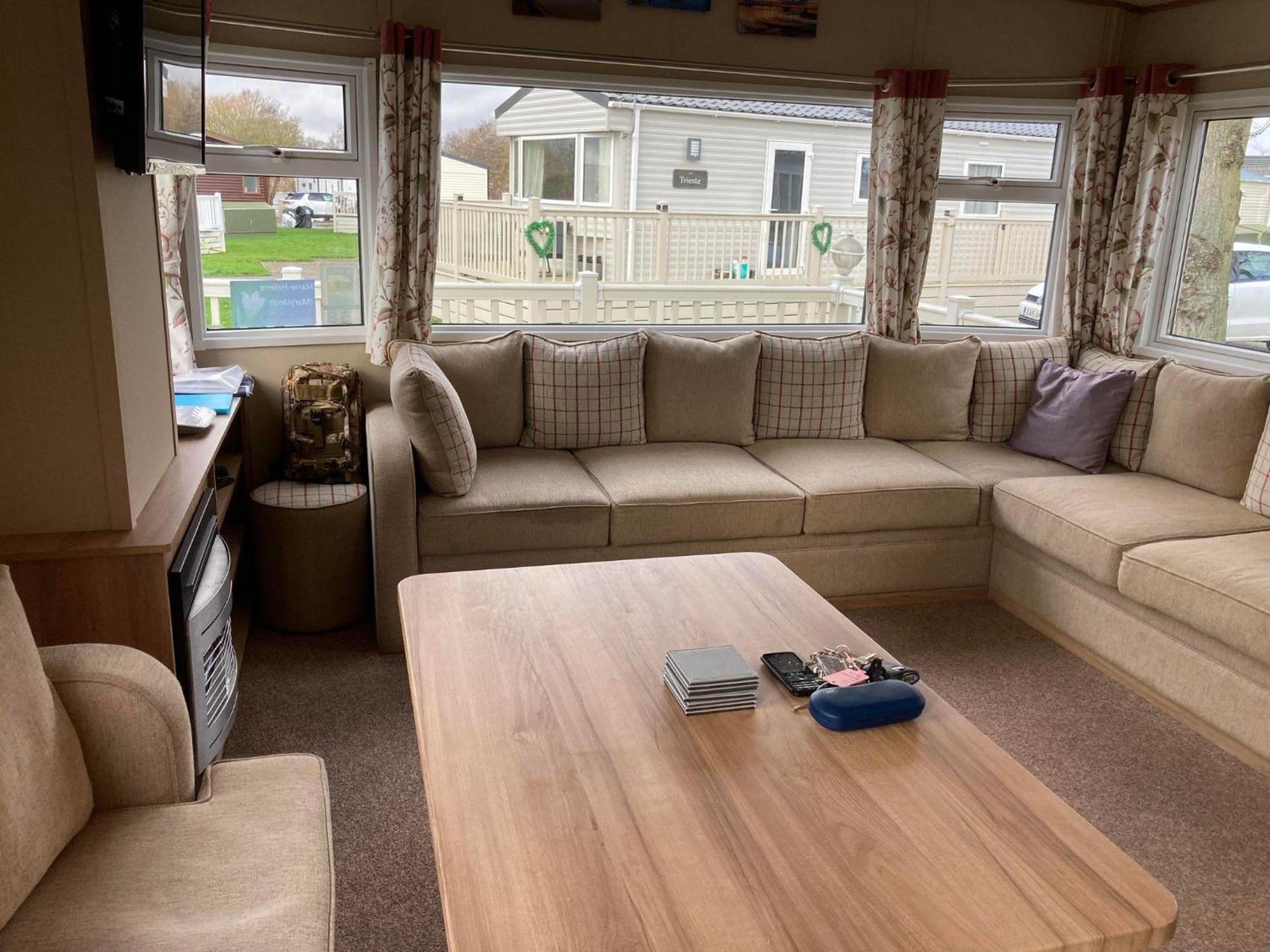 Lovely 6 Berth Caravan With Decking At Carlton Meres In Suffolk Ref 60058M Saxmundham Zewnętrze zdjęcie